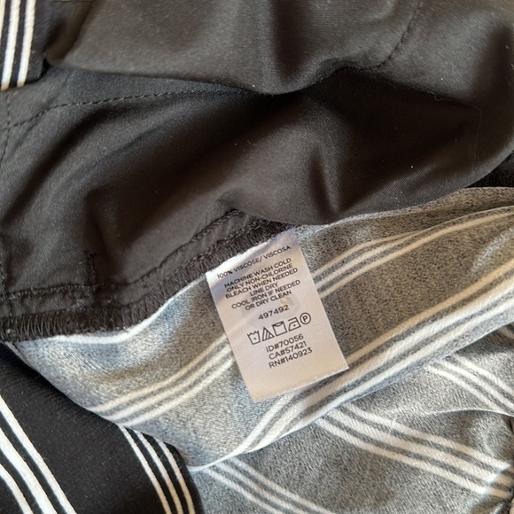 LOFT Pants & Jumpsuits Loft Size Xsp Ankle Length Pants Black And